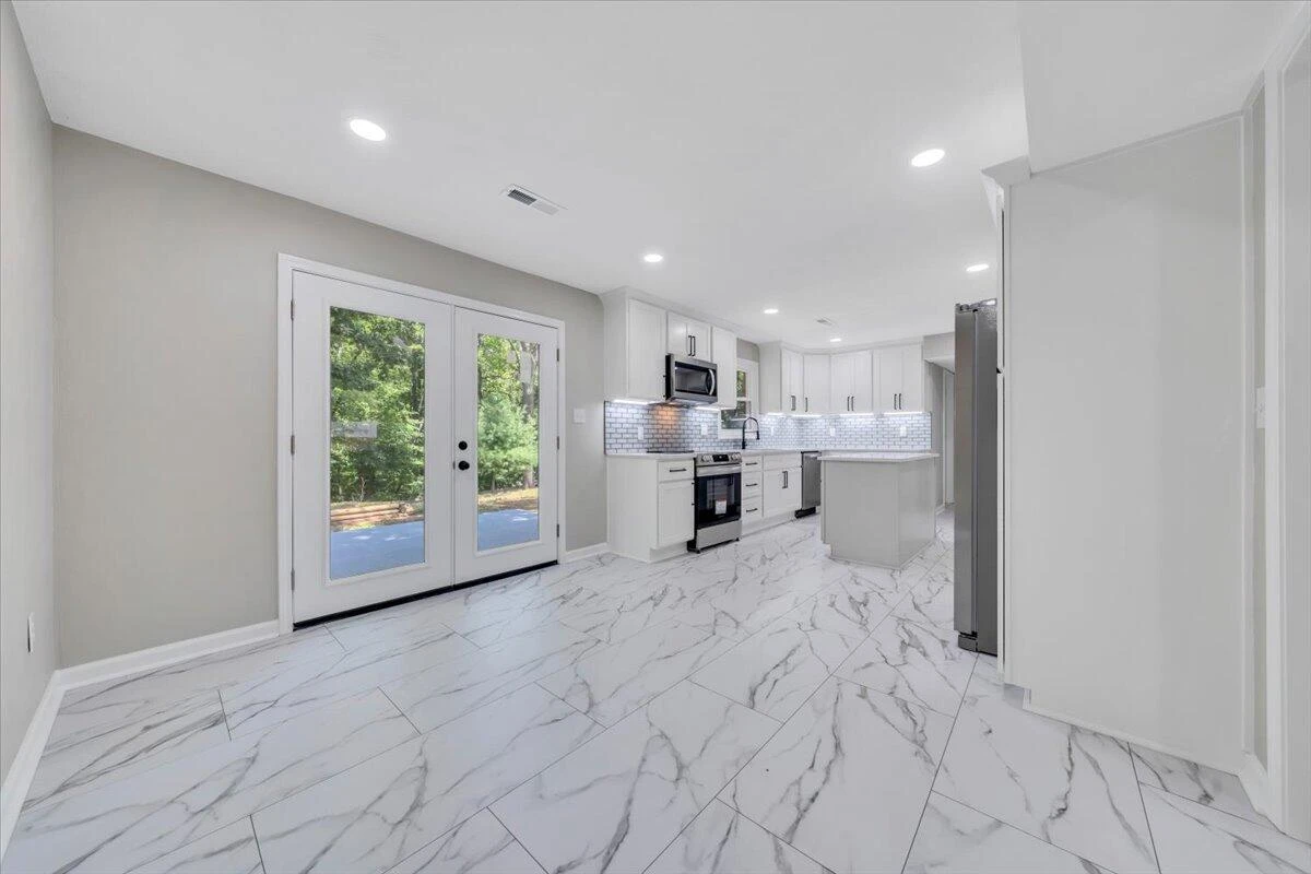 2640 Tulip LN - Photo 8