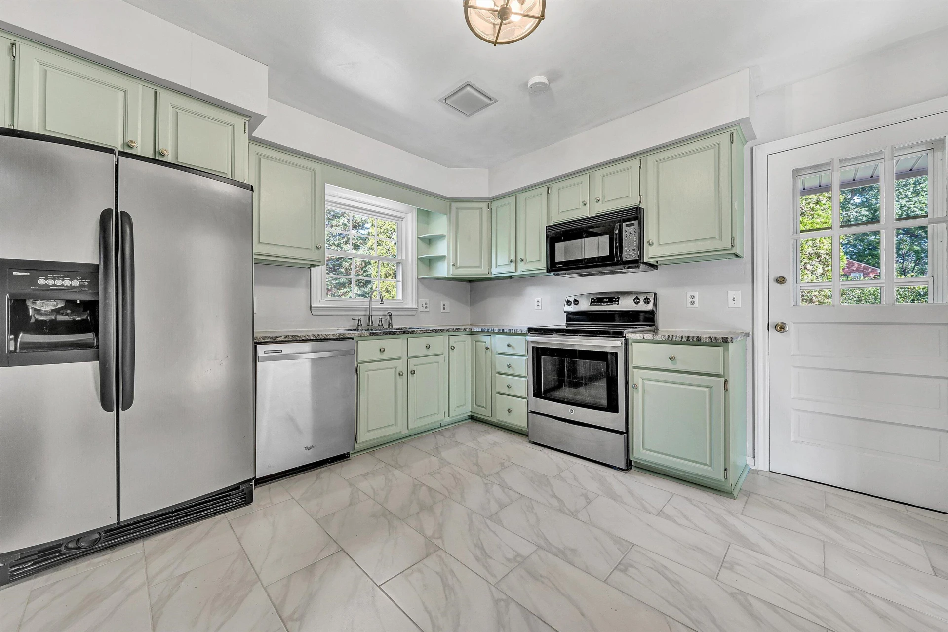 4212 Woodridge DR - Photo 14