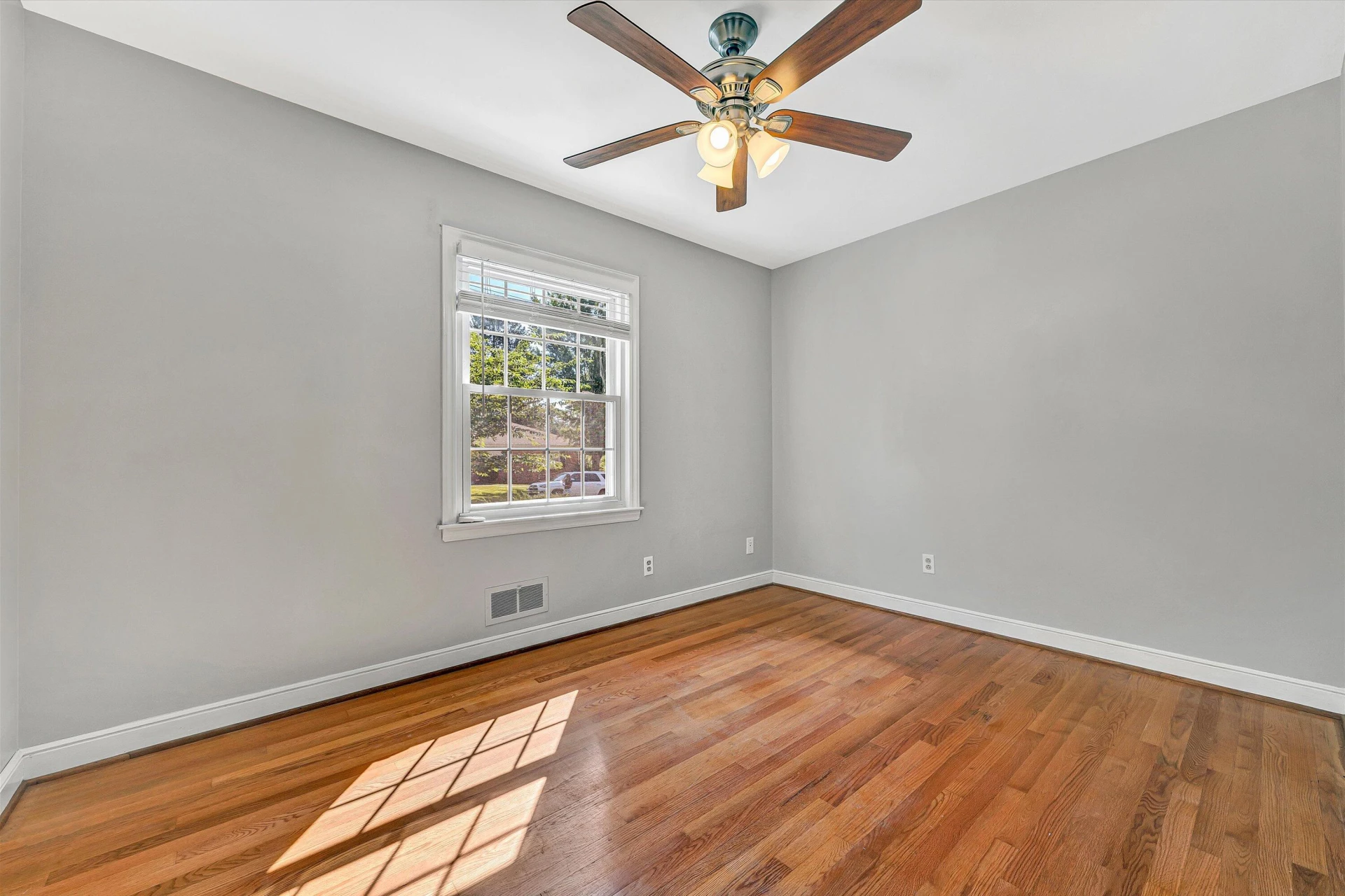 4212 Woodridge DR - Photo 27