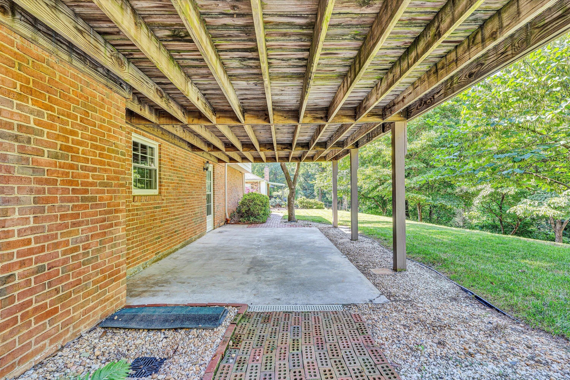 4212 Woodridge DR - Photo 50