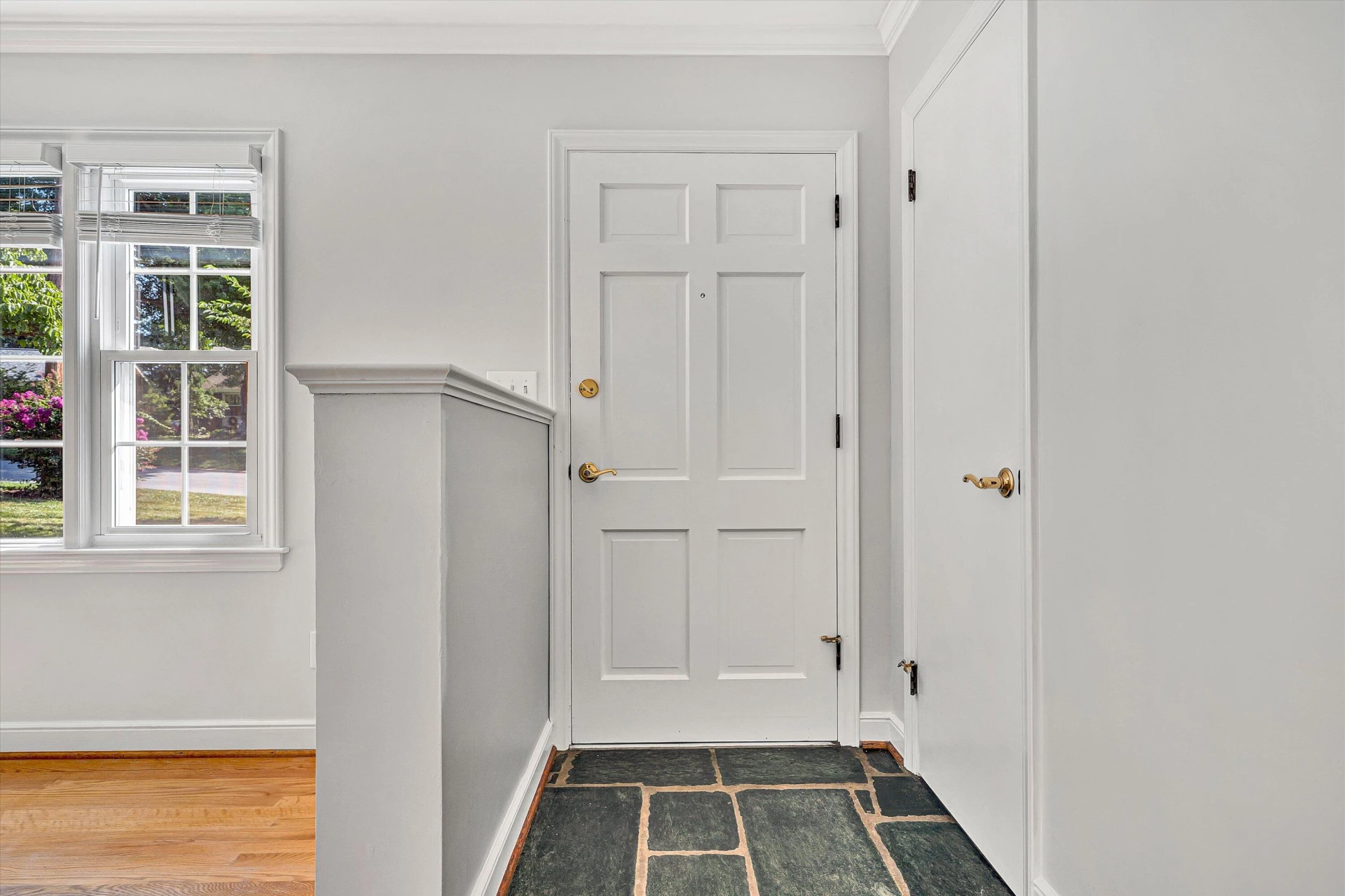 4212 Woodridge DR - Photo 8