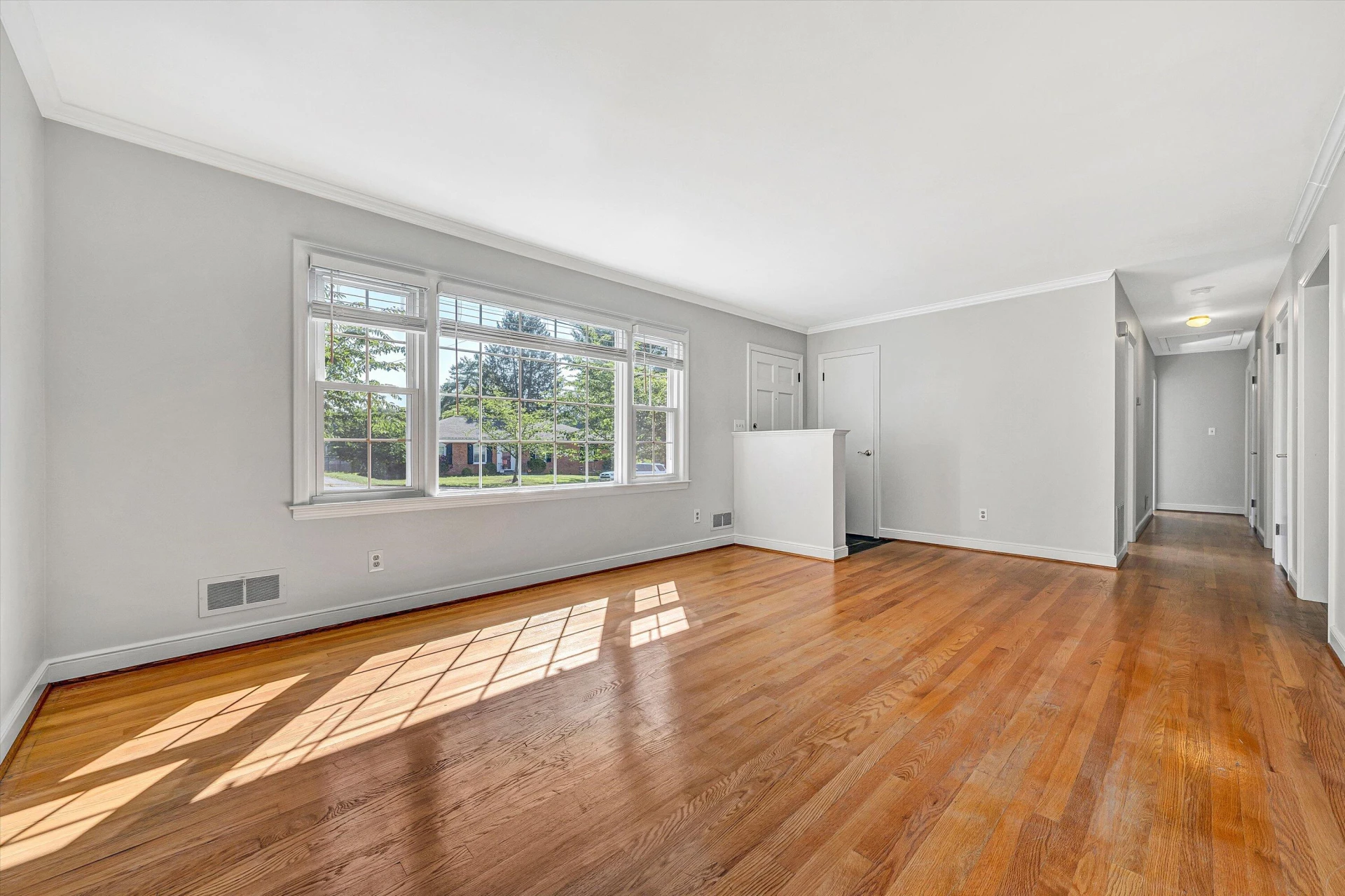 4212 Woodridge DR - Photo 9