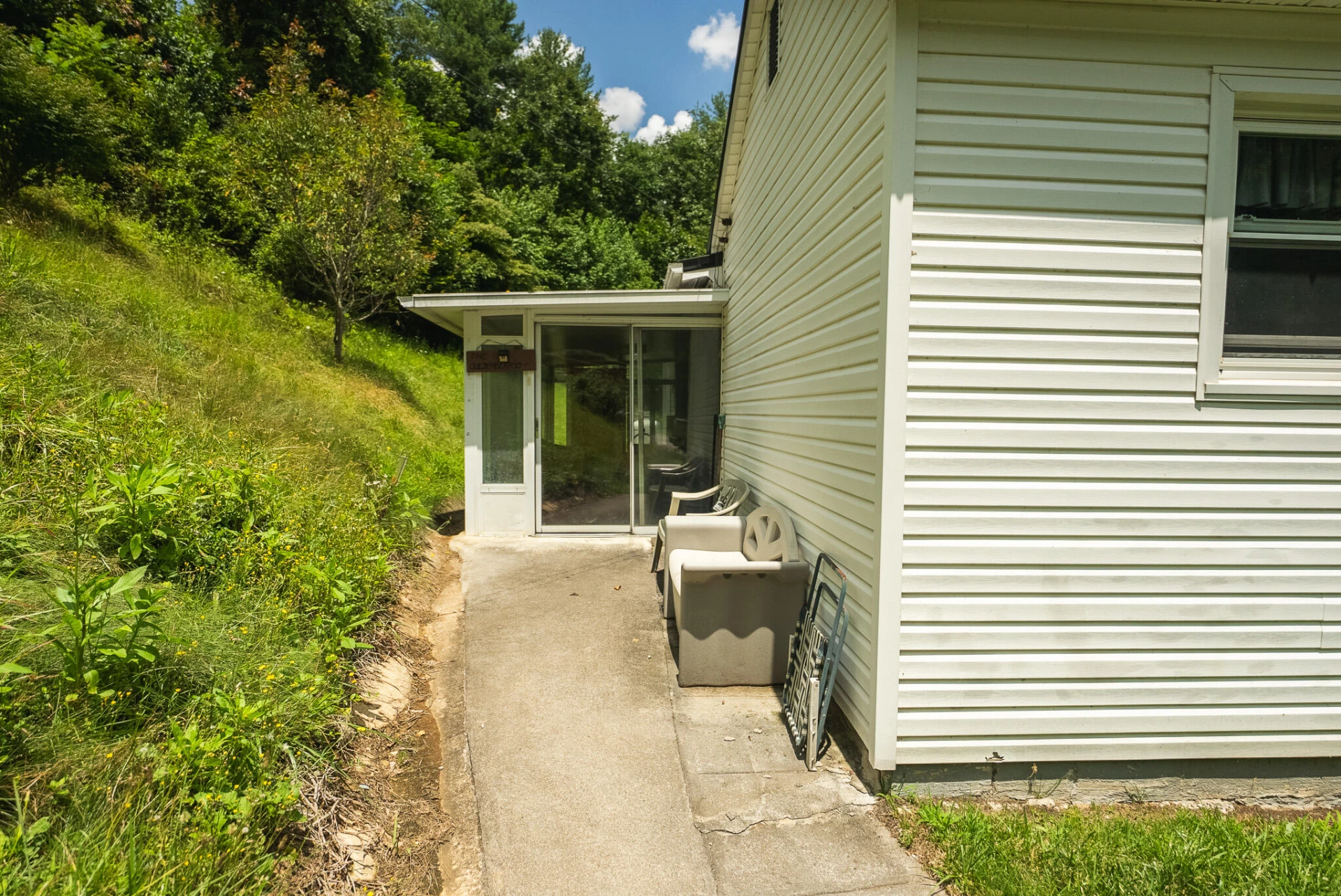 4752 Webbs Mill RD - Photo 7