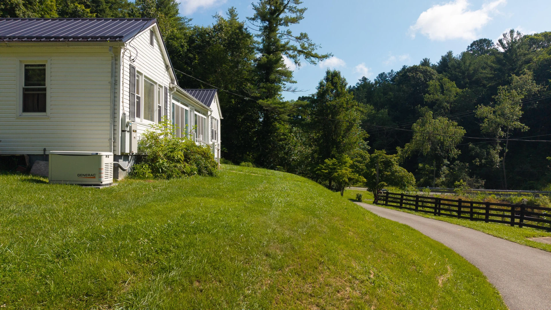 4752 Webbs Mill RD - Photo 9