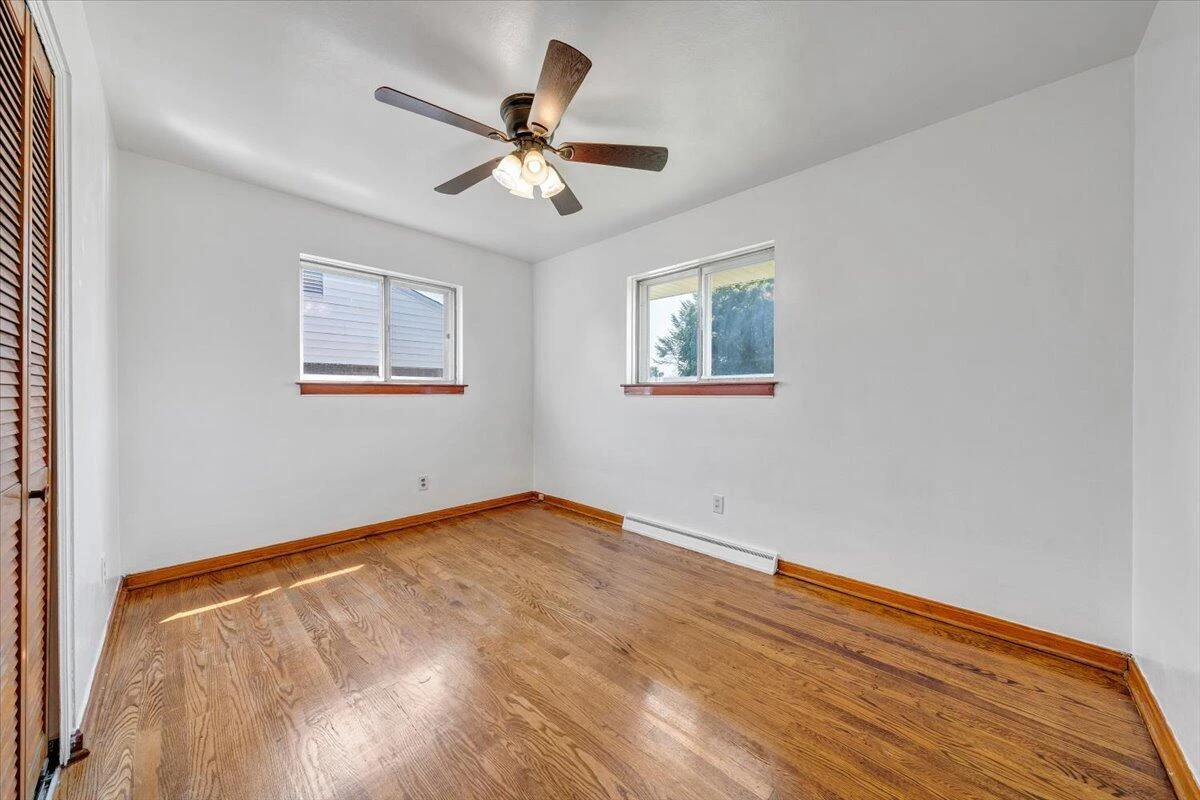 3332 Maplelawn AVE - Photo 15