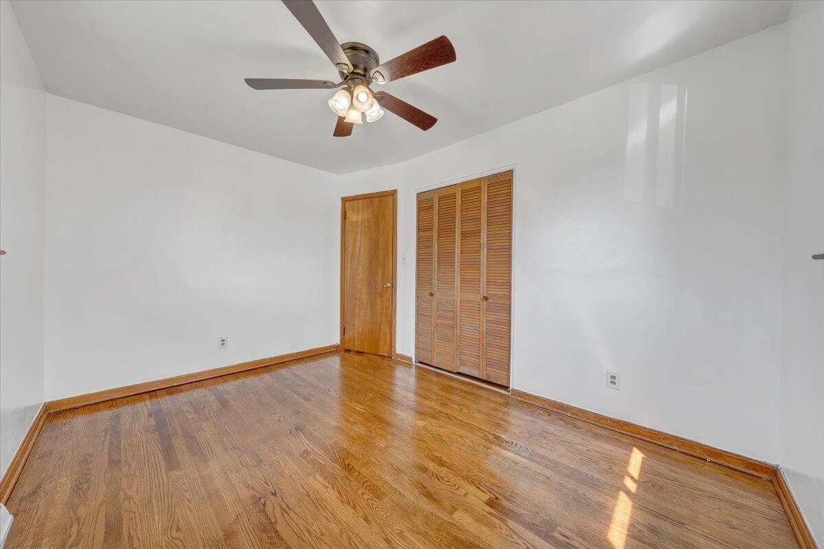 3332 Maplelawn AVE - Photo 16