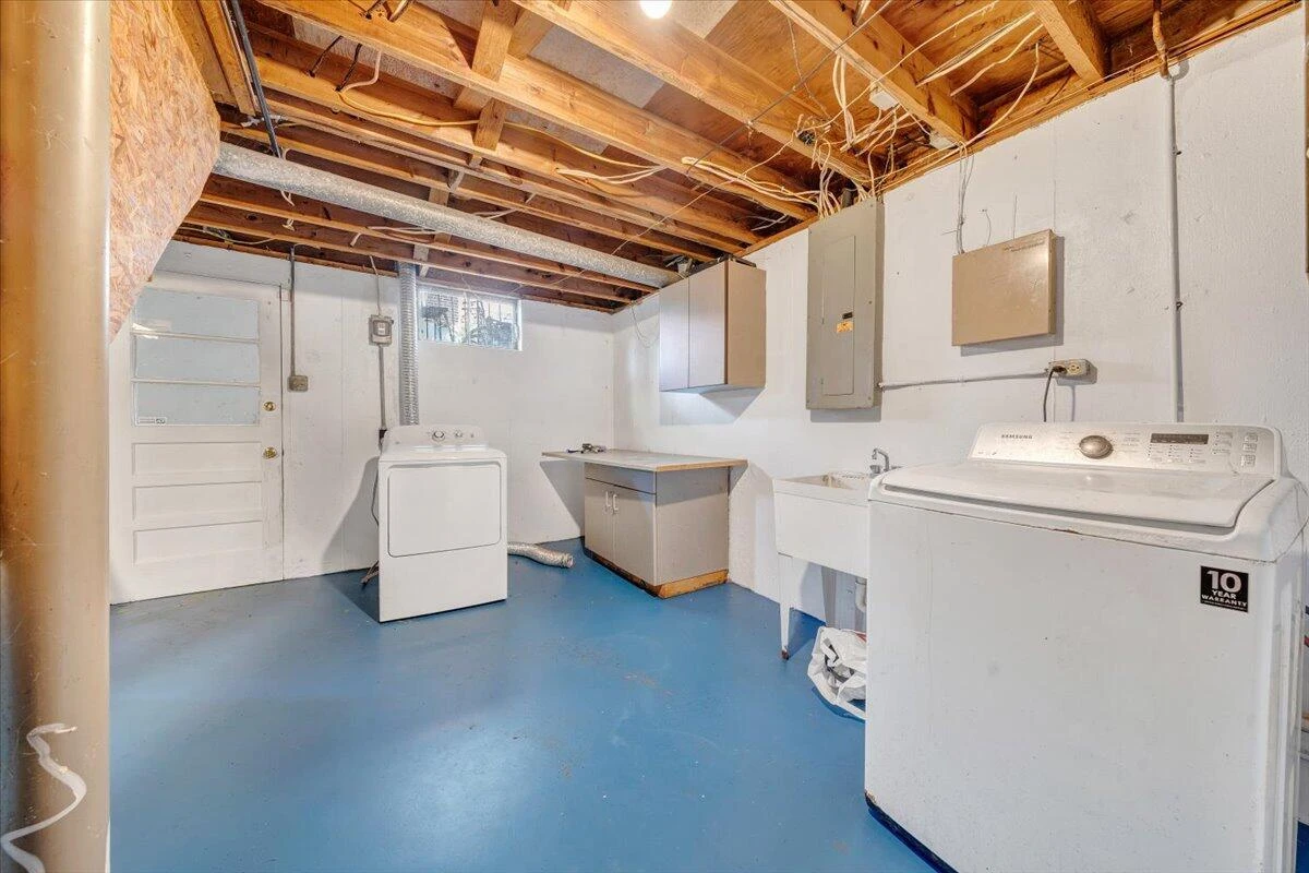 3332 Maplelawn AVE - Photo 17