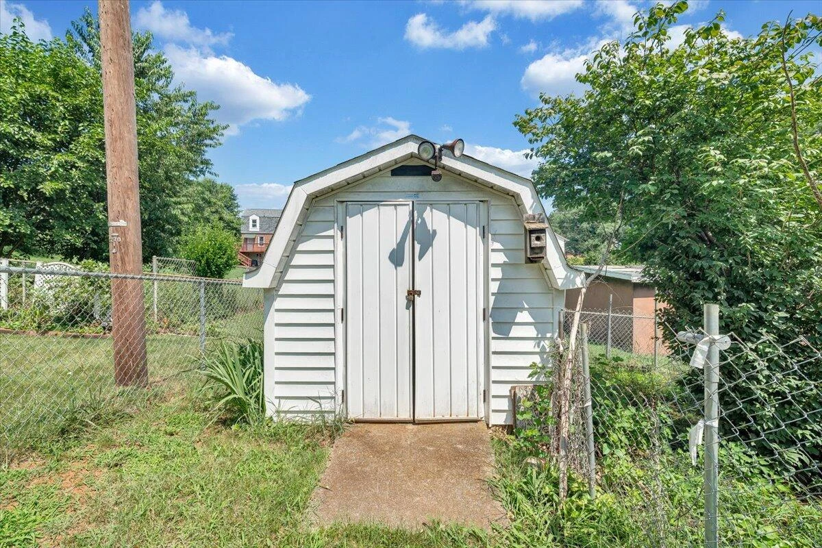 3332 Maplelawn AVE - Photo 26