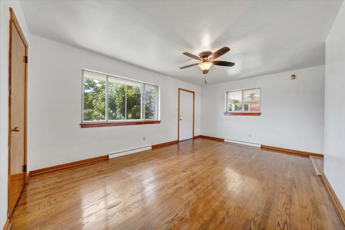 3332 Maplelawn AVE - Photo 4