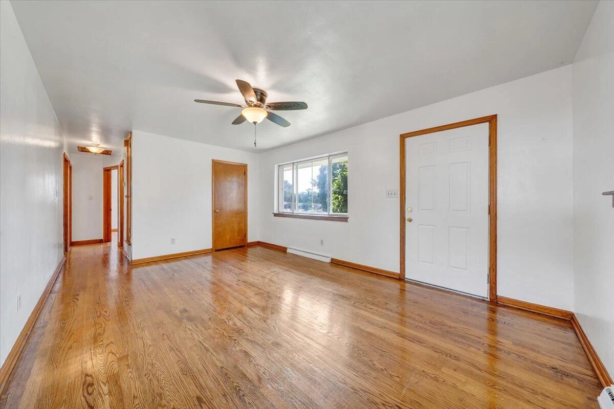 3332 Maplelawn AVE - Photo 5