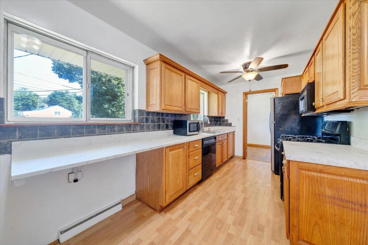 3332 Maplelawn AVE - Photo 9