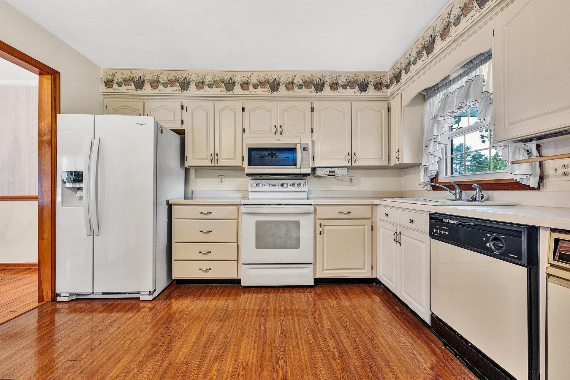 2200 Gloria DR - Photo 13