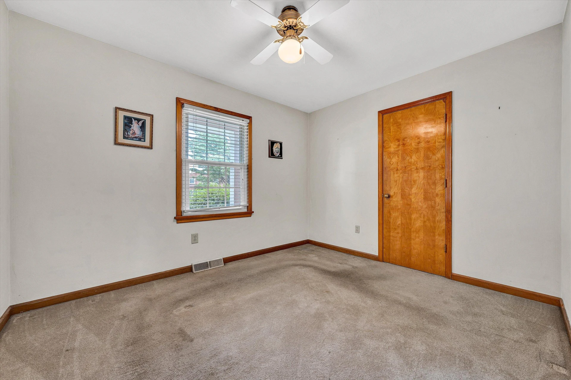 2200 Gloria DR - Photo 17