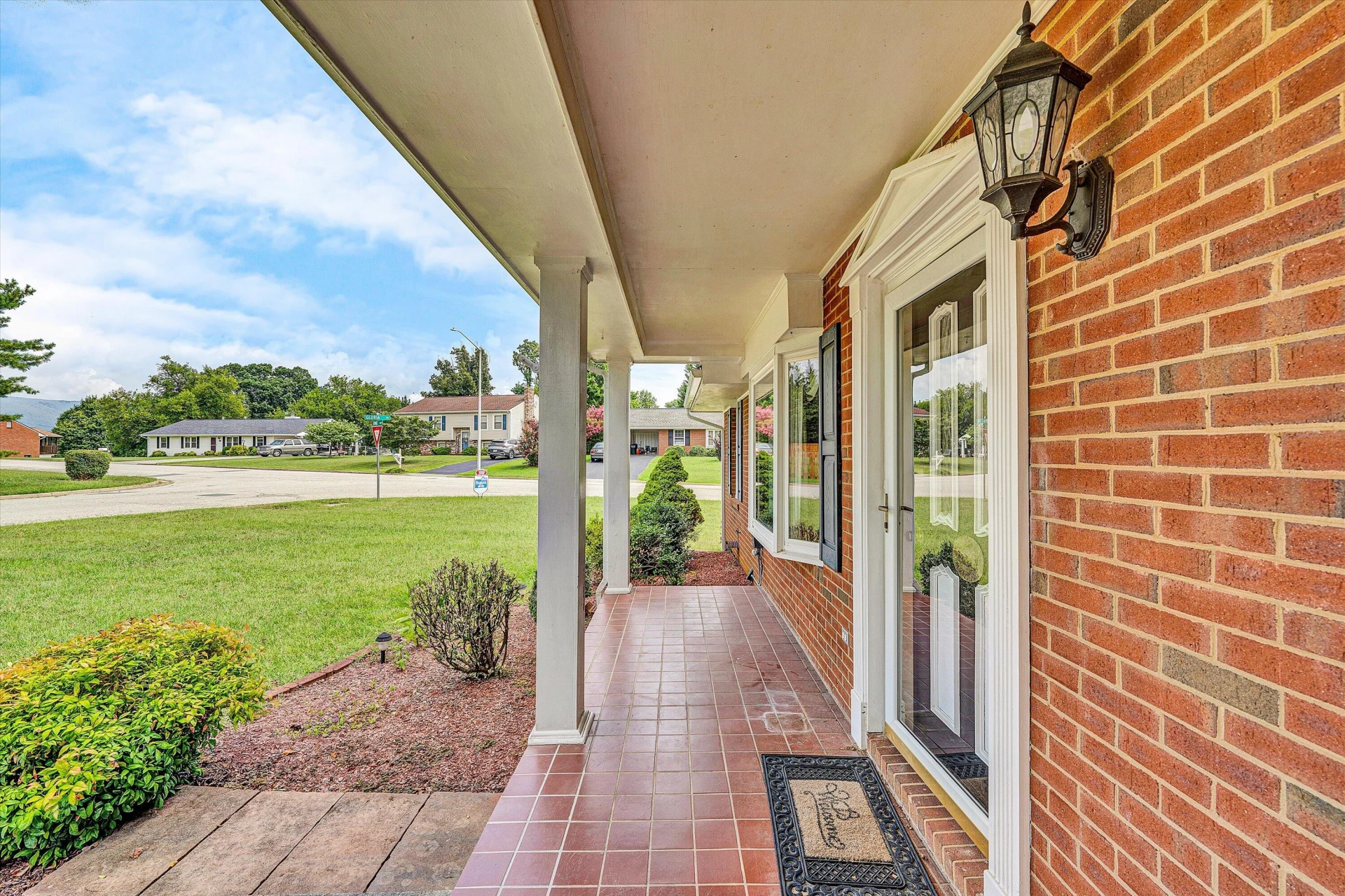 2200 Gloria DR - Photo 4