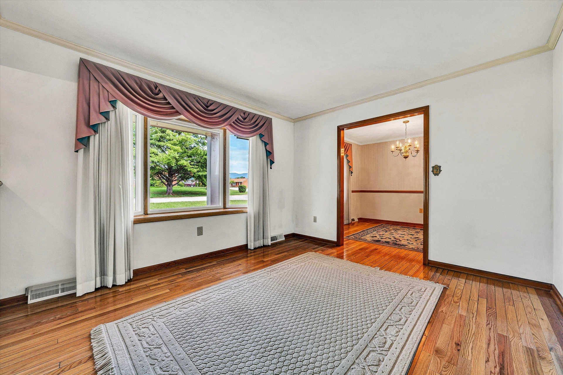 2200 Gloria DR - Photo 6