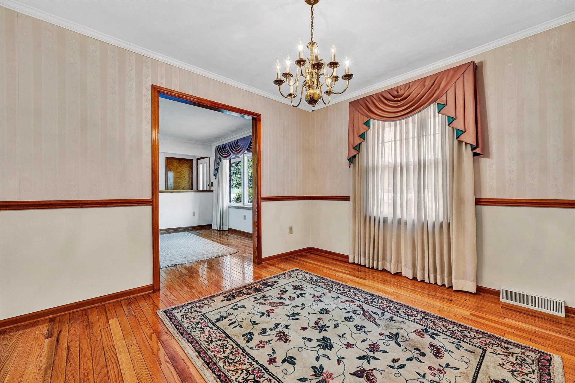 2200 Gloria DR - Photo 9