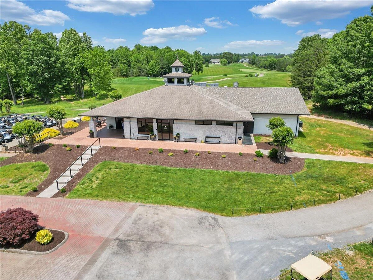 1077 Barrow Hills DR - Photo 111