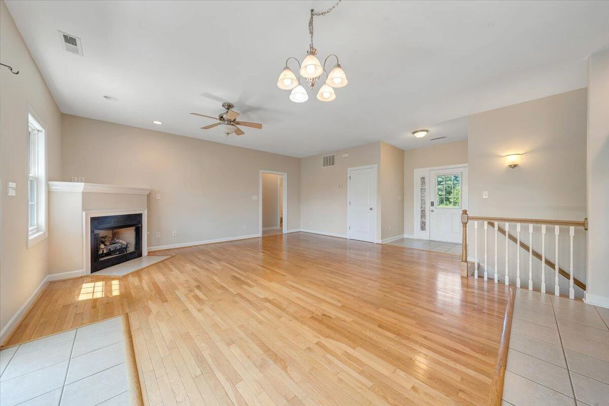 1077 Barrow Hills DR - Photo 13