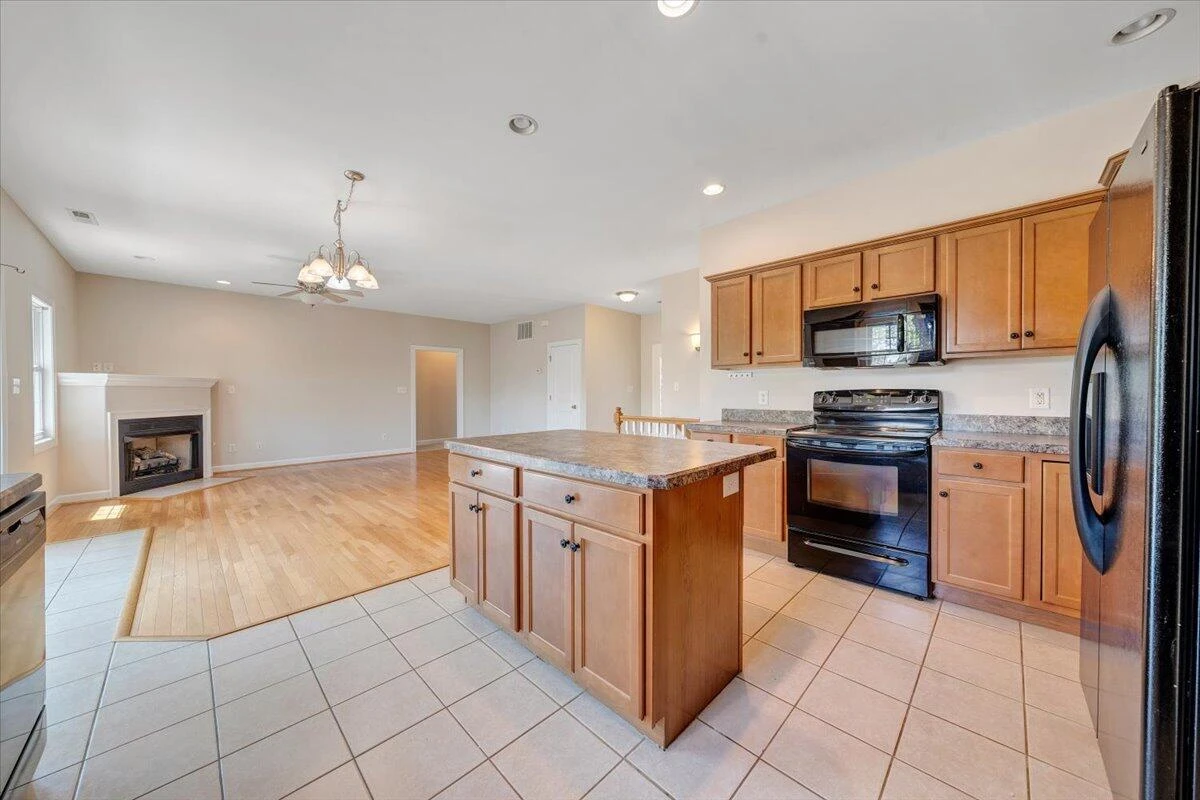 1077 Barrow Hills DR - Photo 20