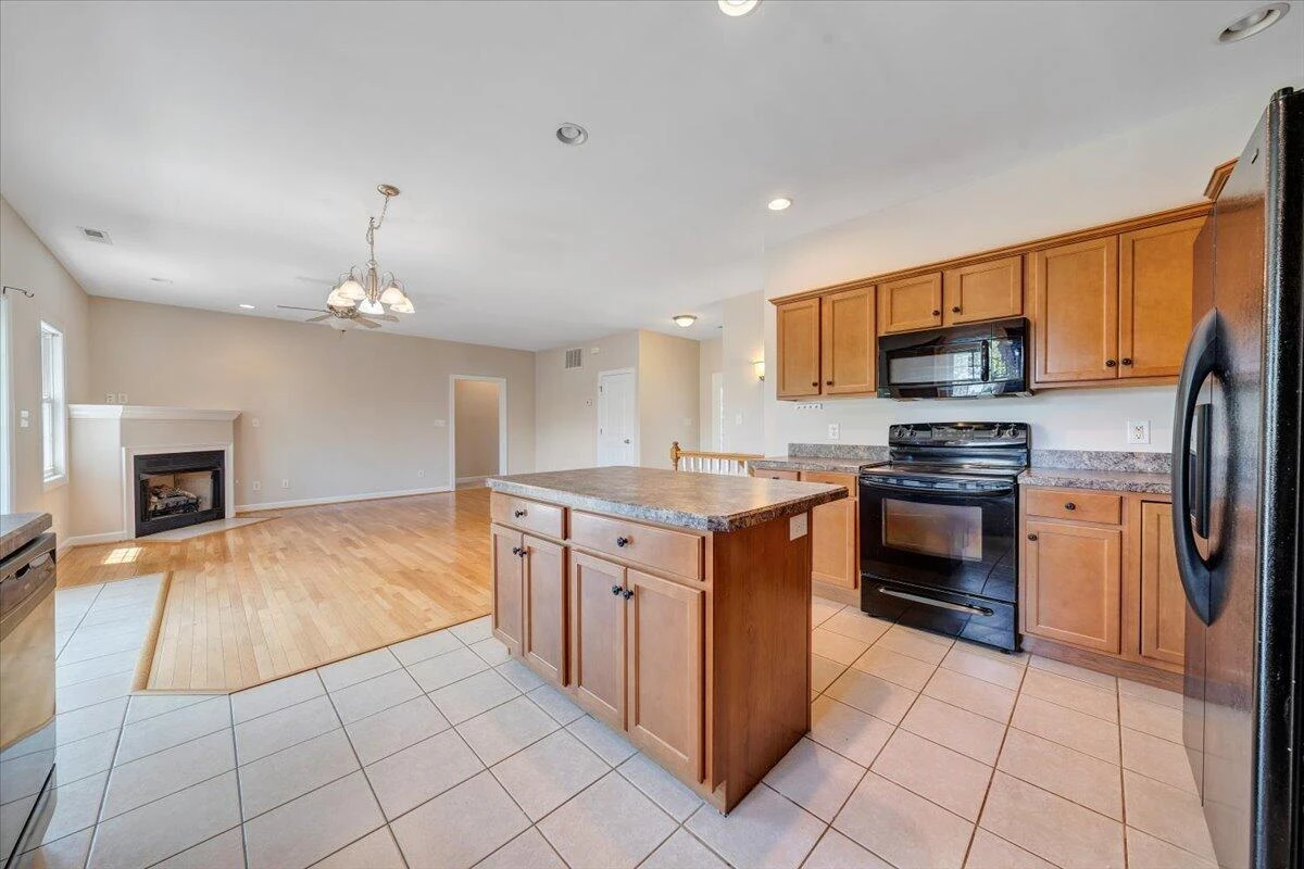 1077 Barrow Hills DR - Photo 21