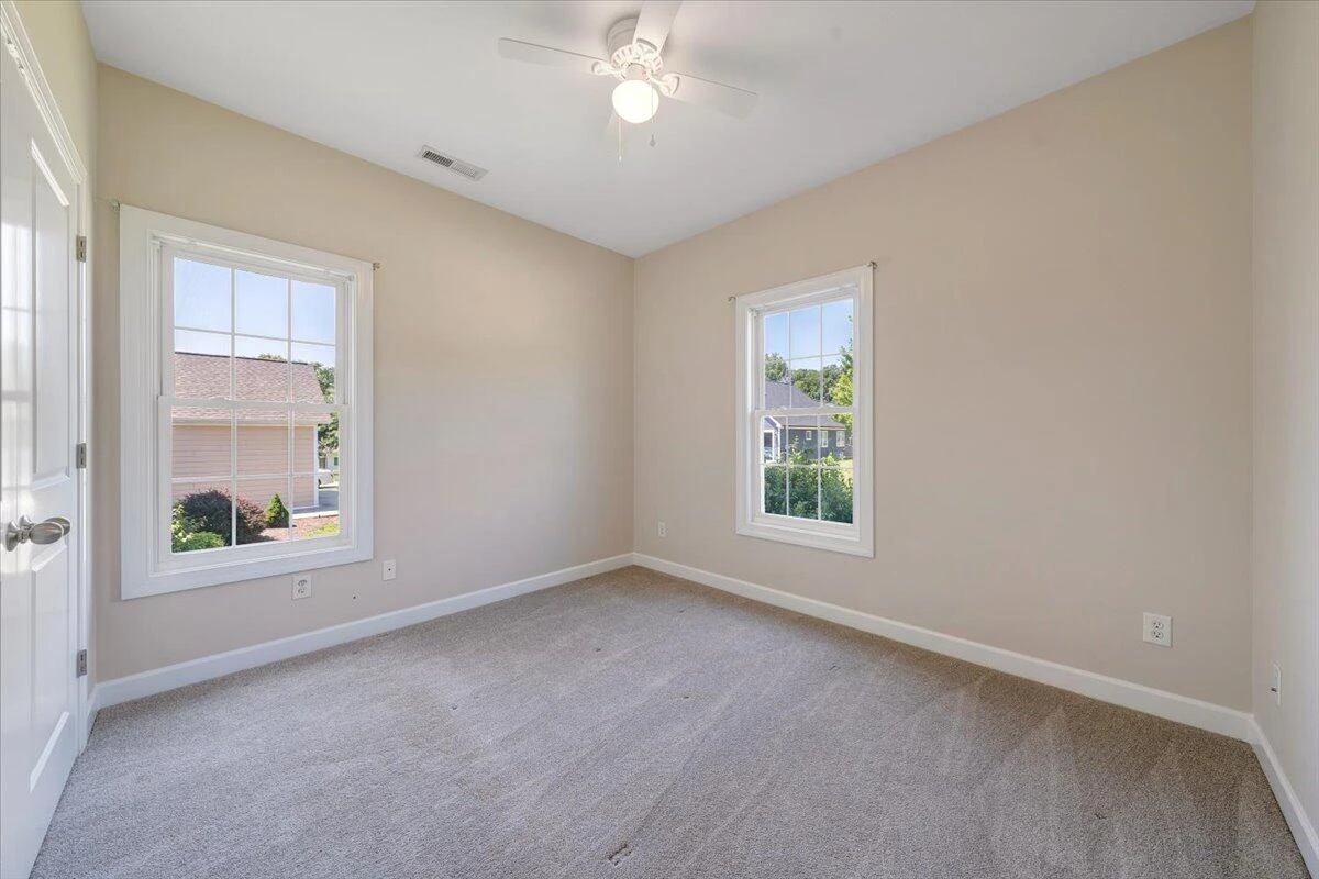 1077 Barrow Hills DR - Photo 29