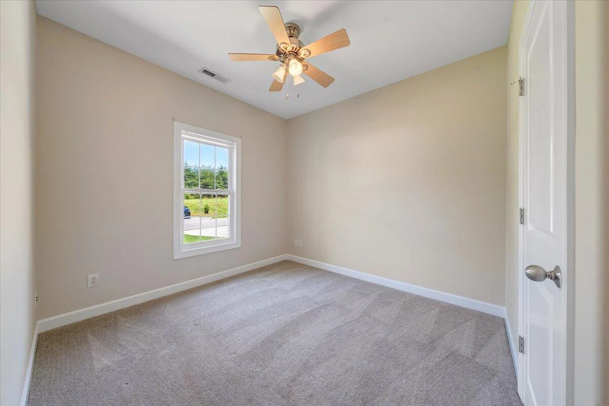 1077 Barrow Hills DR - Photo 35