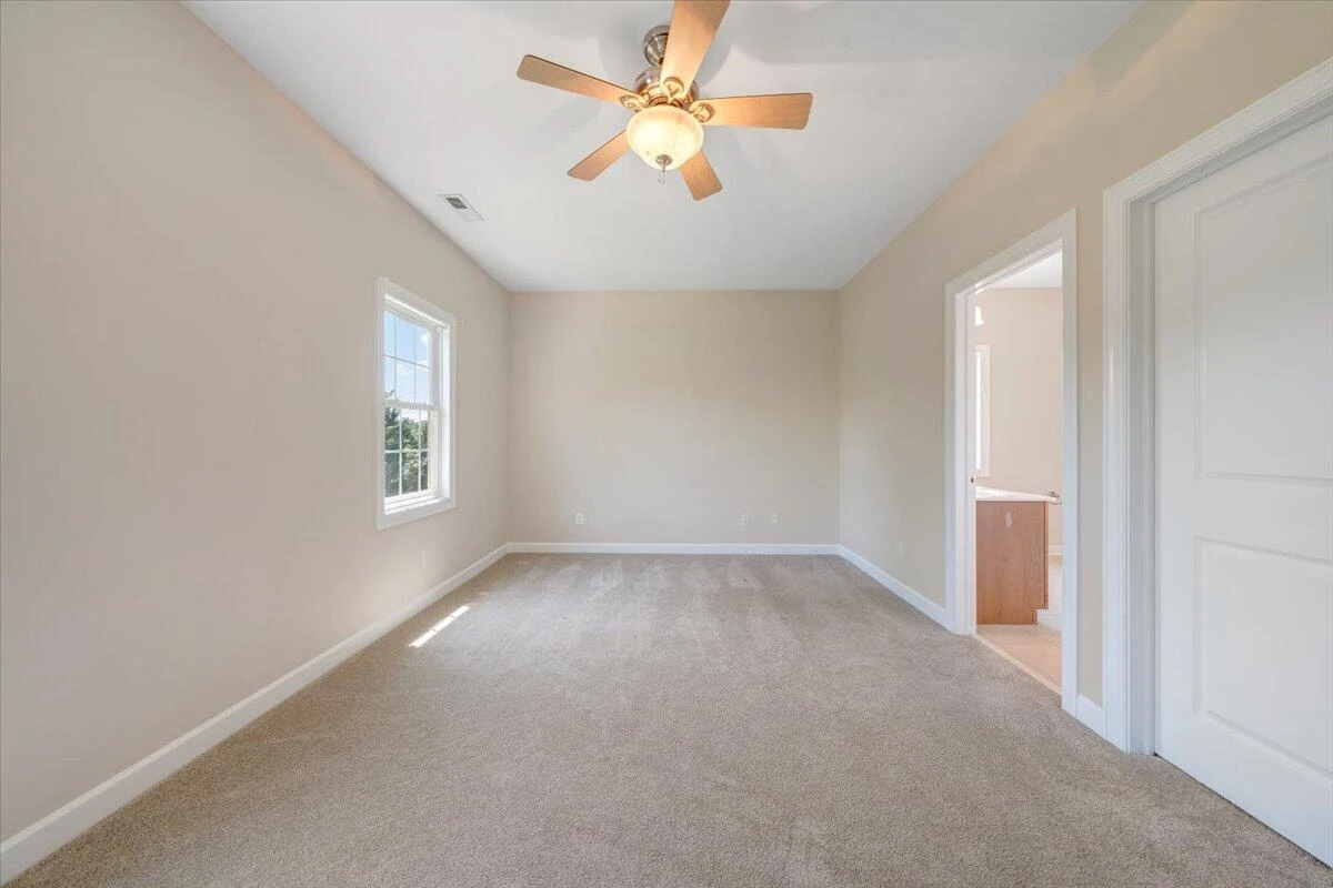 1077 Barrow Hills DR - Photo 37