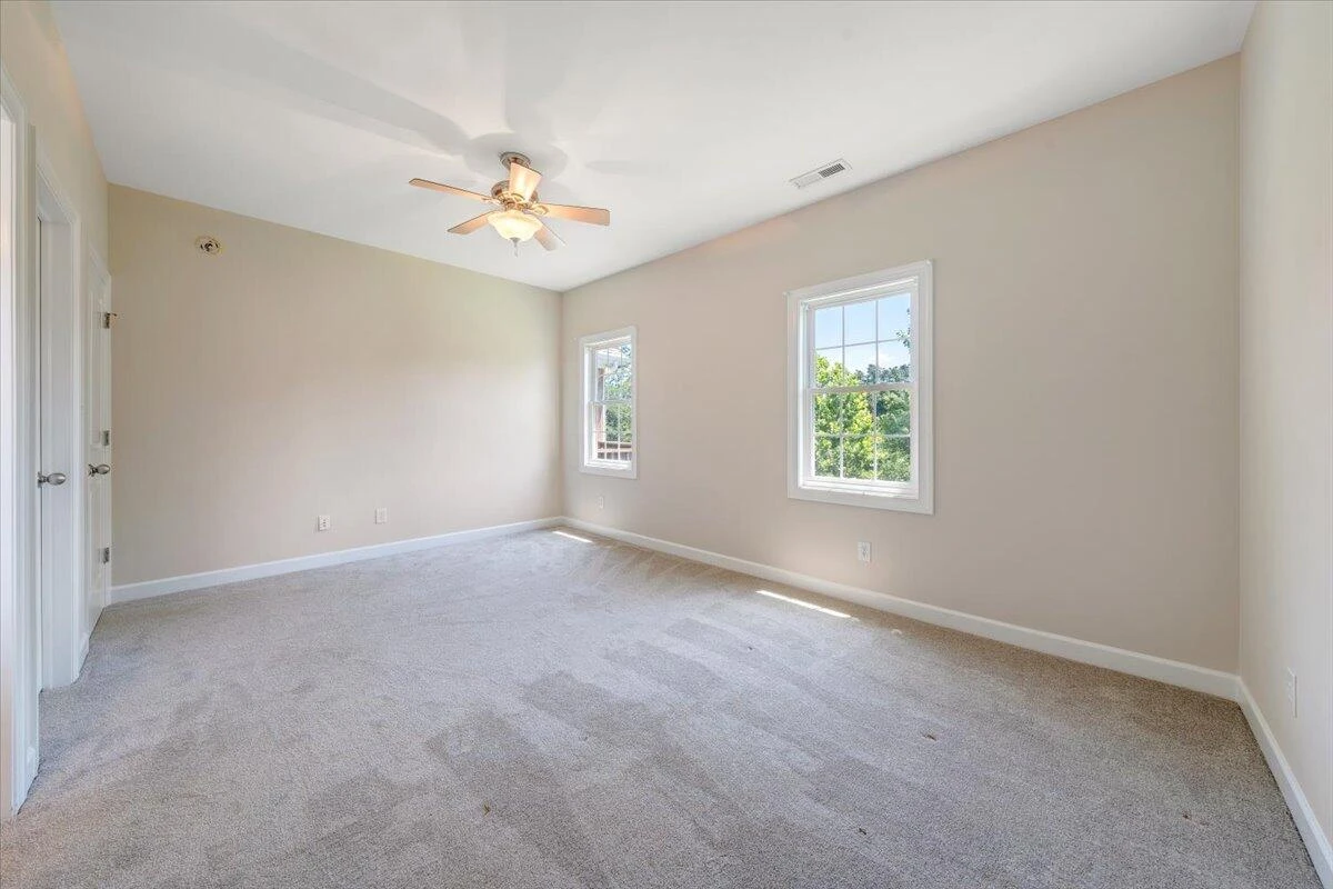 1077 Barrow Hills DR - Photo 39