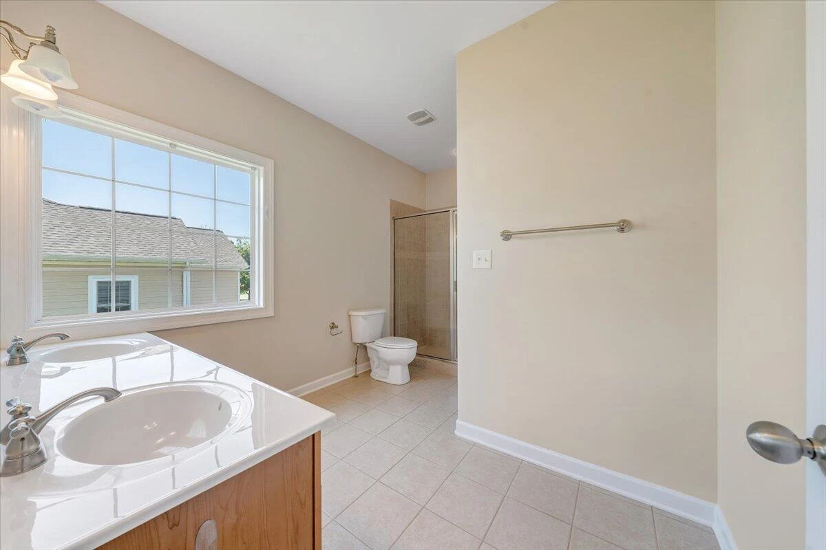 1077 Barrow Hills DR - Photo 40