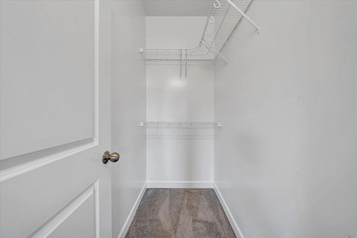 1077 Barrow Hills DR - Photo 43