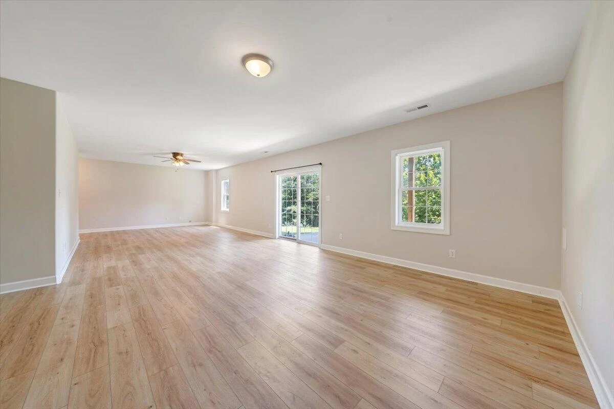 1077 Barrow Hills DR - Photo 47