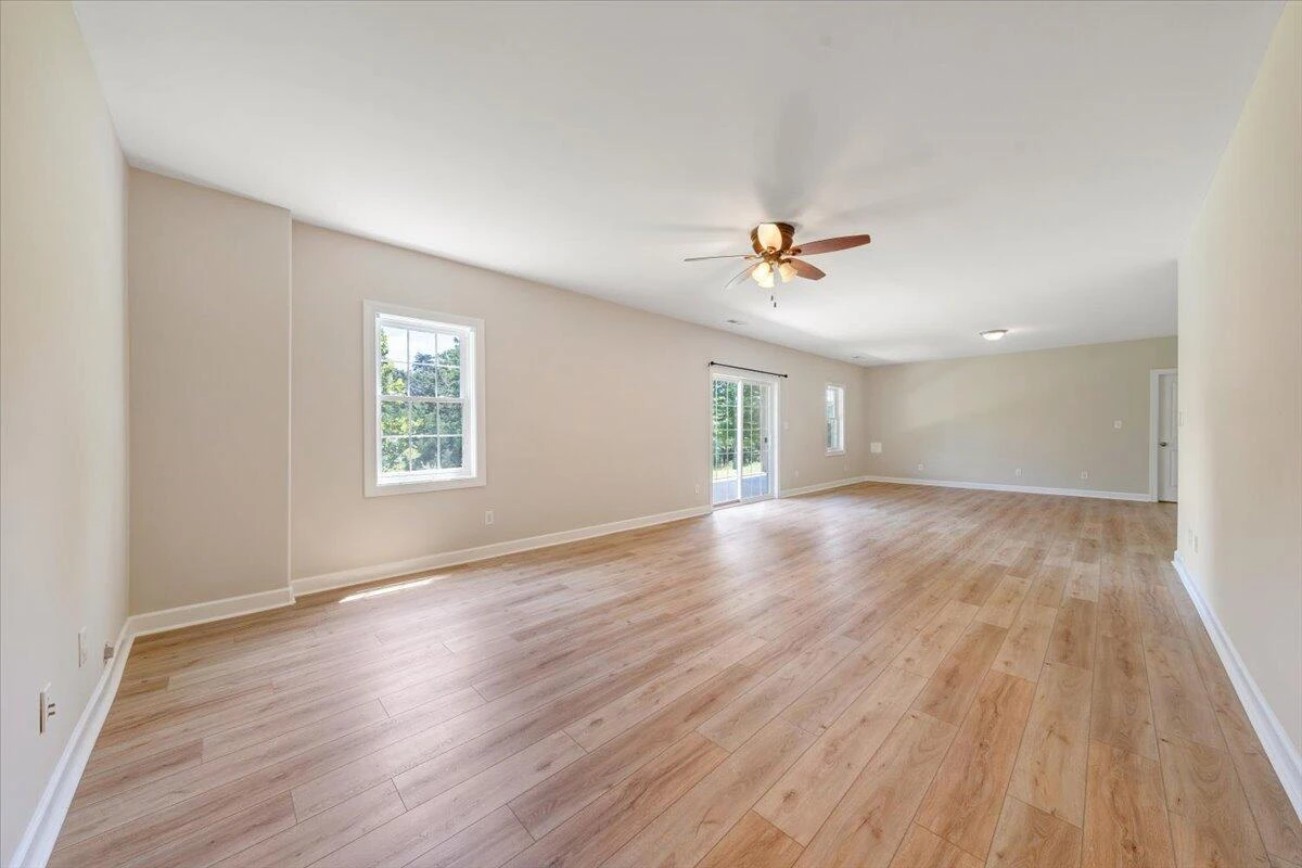1077 Barrow Hills DR - Photo 51