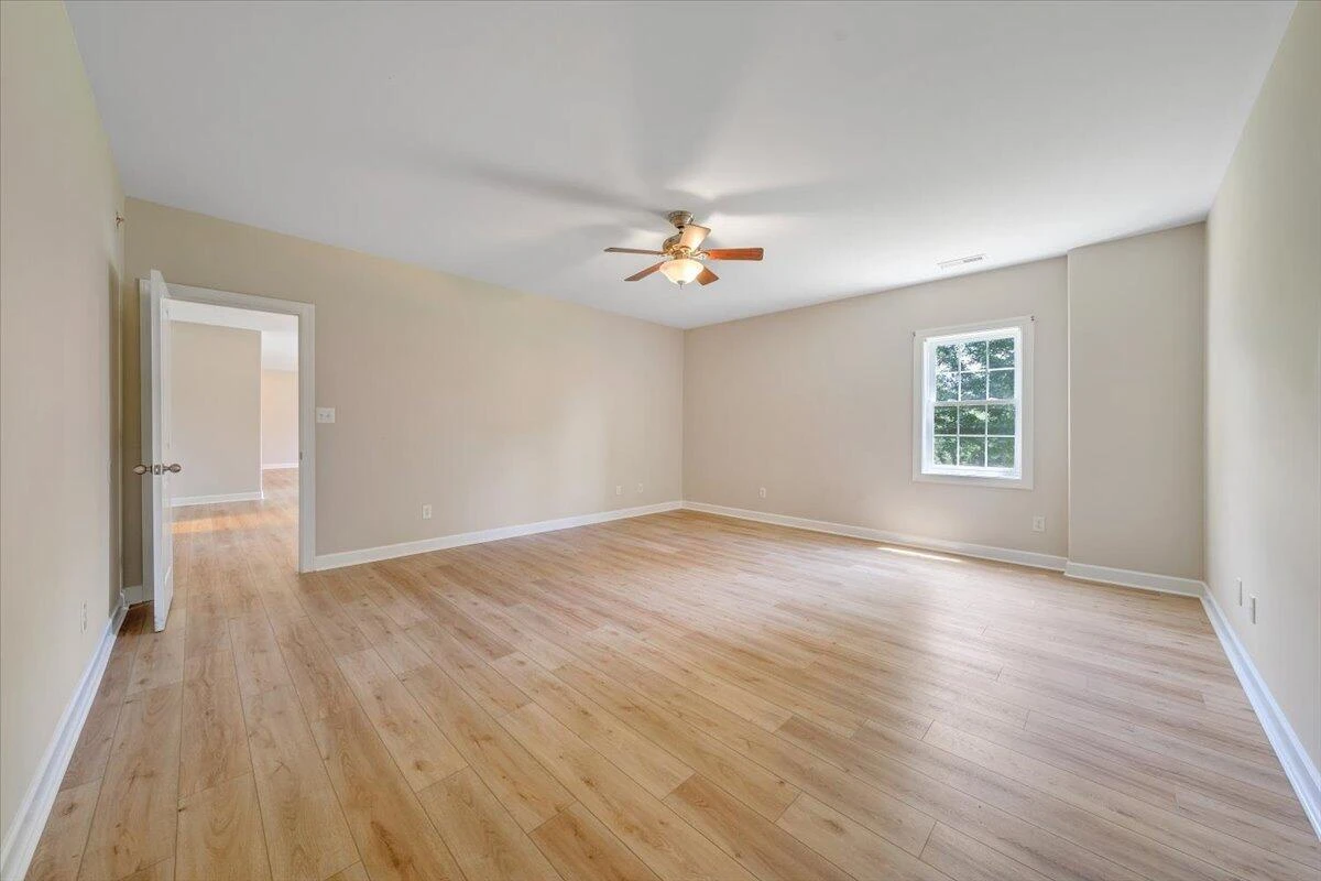 1077 Barrow Hills DR - Photo 54