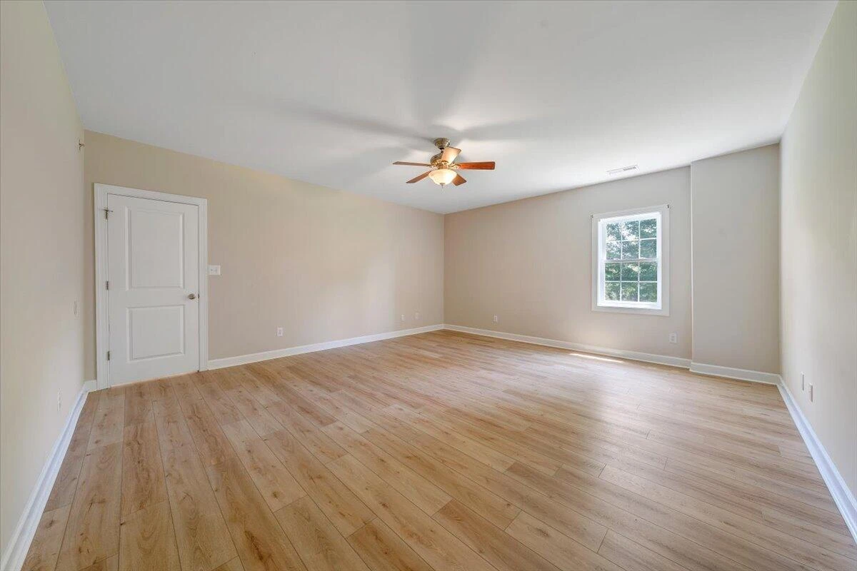 1077 Barrow Hills DR - Photo 55