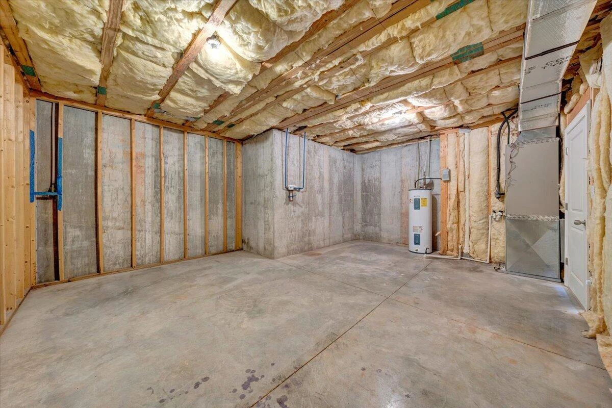 1077 Barrow Hills DR - Photo 58