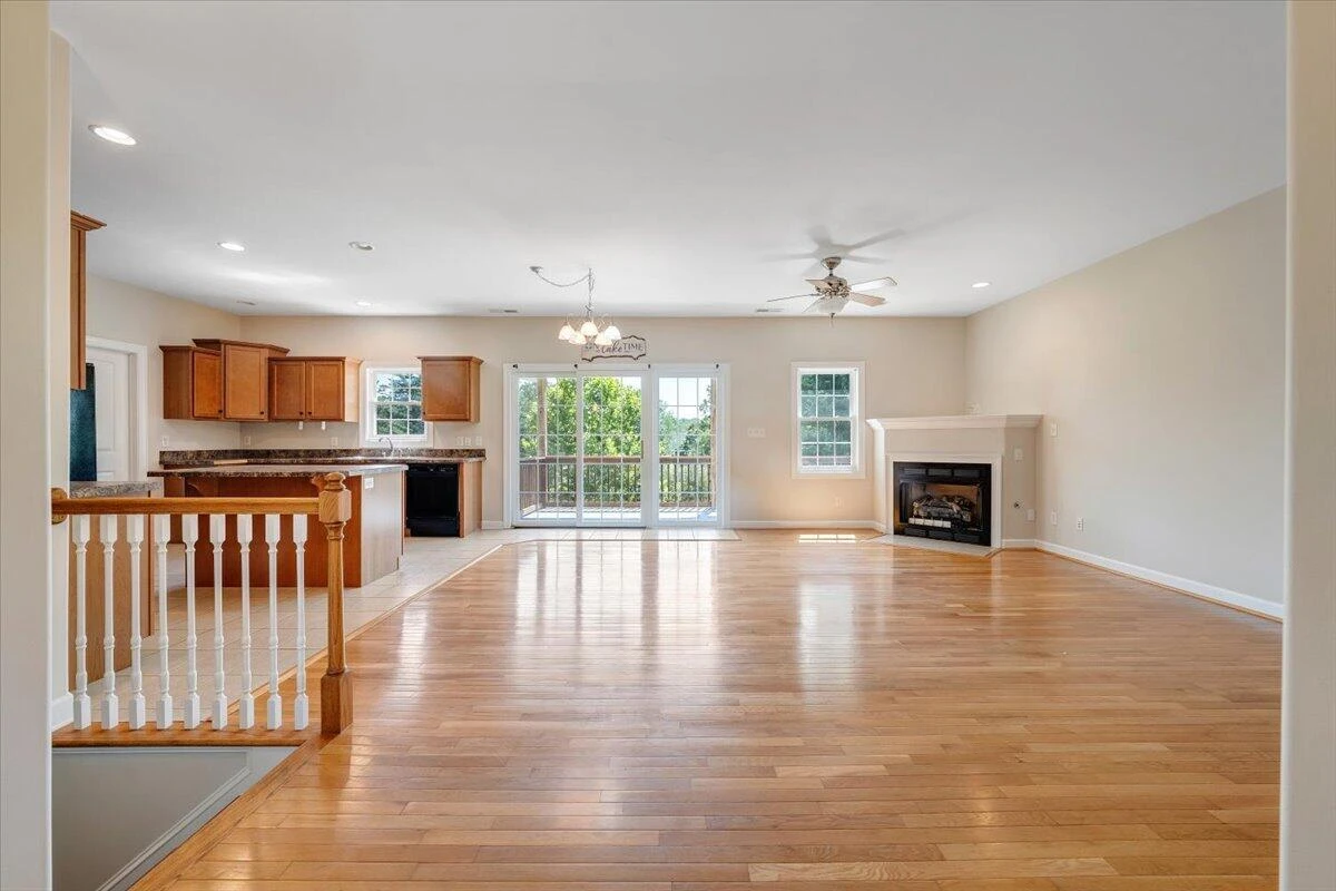 1077 Barrow Hills DR - Photo 6