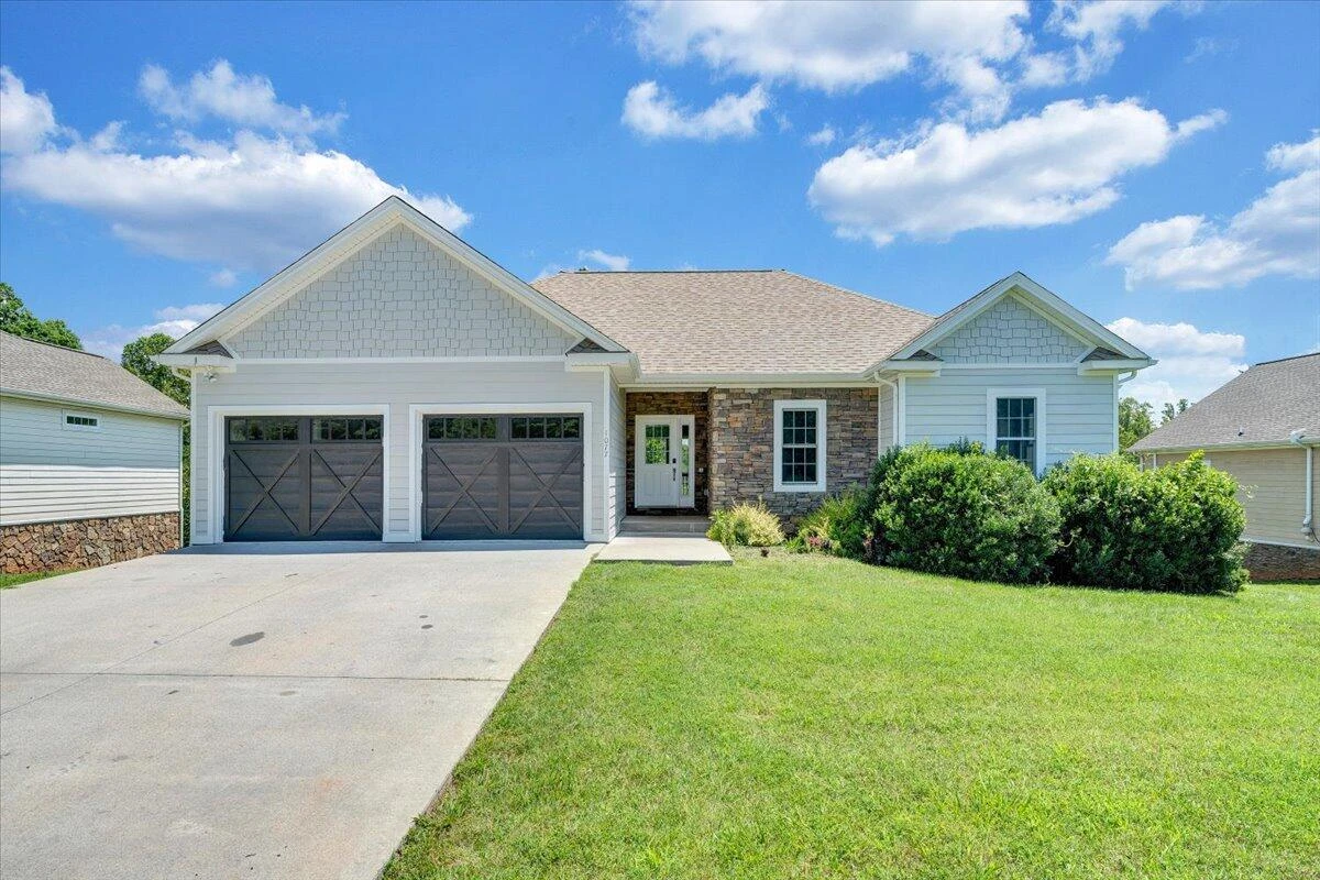 1077 Barrow Hills DR - Photo 63