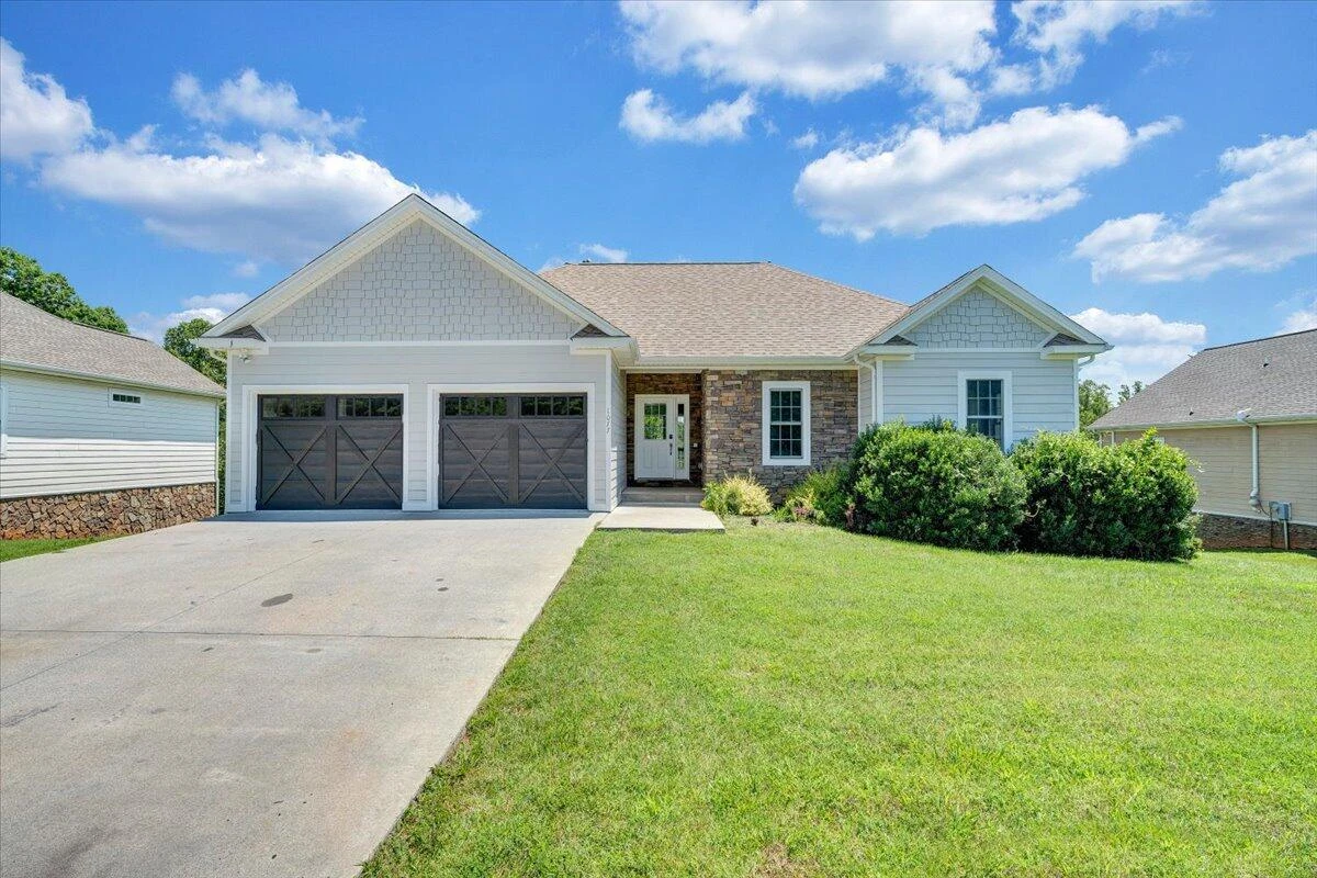 1077 Barrow Hills DR - Photo 65