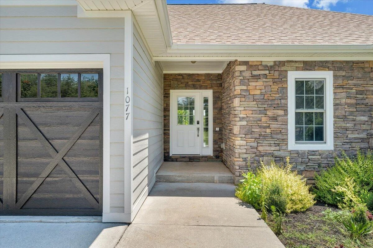 1077 Barrow Hills DR - Photo 67