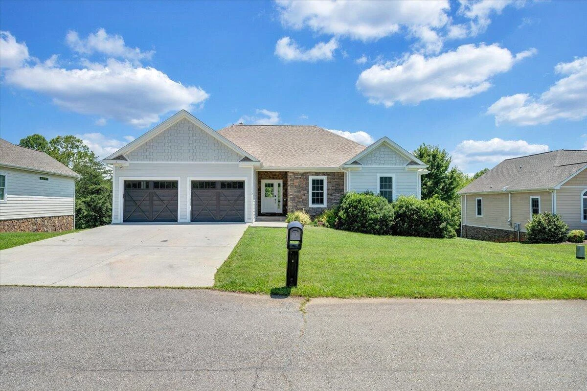 1077 Barrow Hills DR - Photo 68