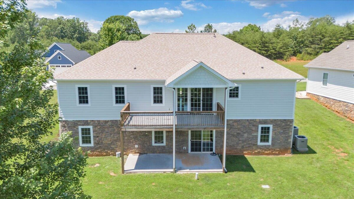 1077 Barrow Hills DR - Photo 76