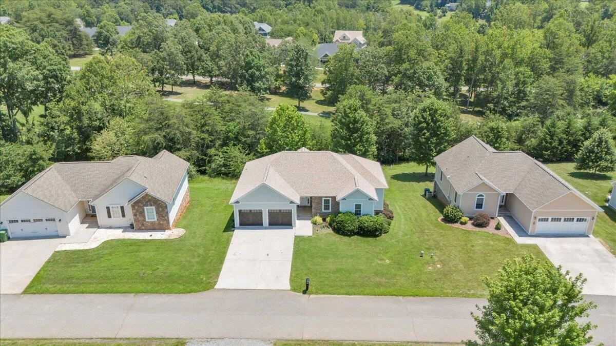 1077 Barrow Hills DR - Photo 78