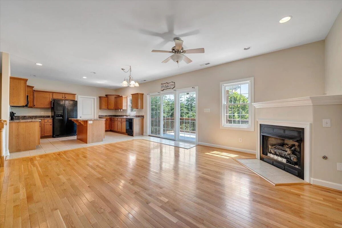 1077 Barrow Hills DR - Photo 8