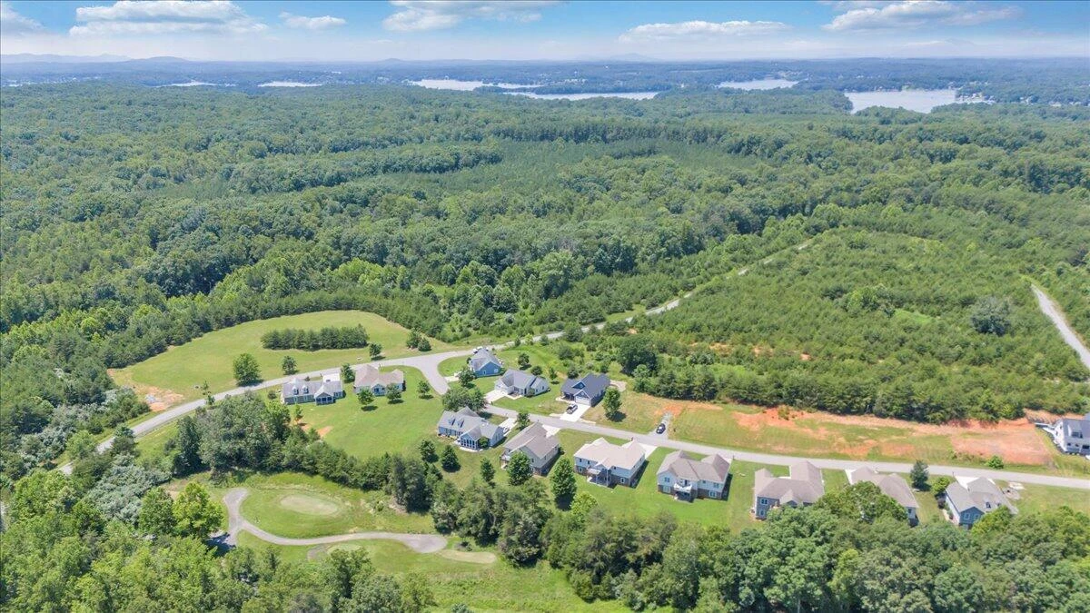 1077 Barrow Hills DR - Photo 87