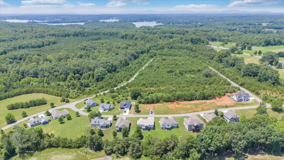 1077 Barrow Hills DR - Photo 88