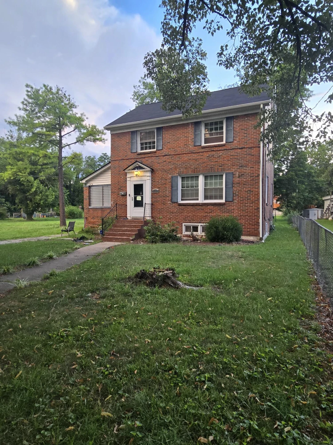 1034 Forest Park BLVD - Photo 2