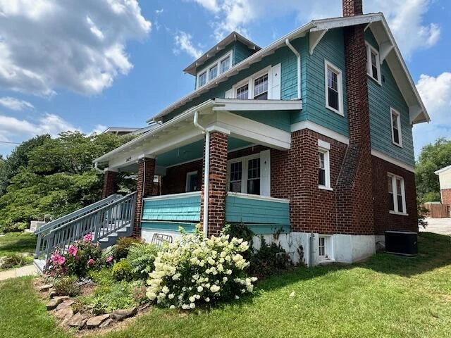 1405 Grandin RD - Photo 2