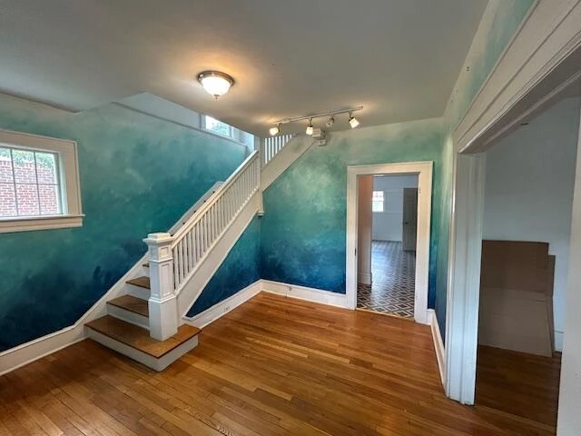 1405 Grandin RD - Photo 5