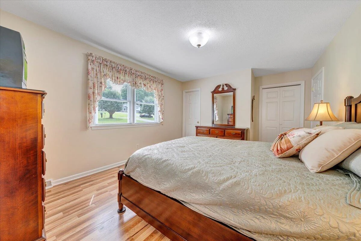 260 Dalewood DR - Photo 17
