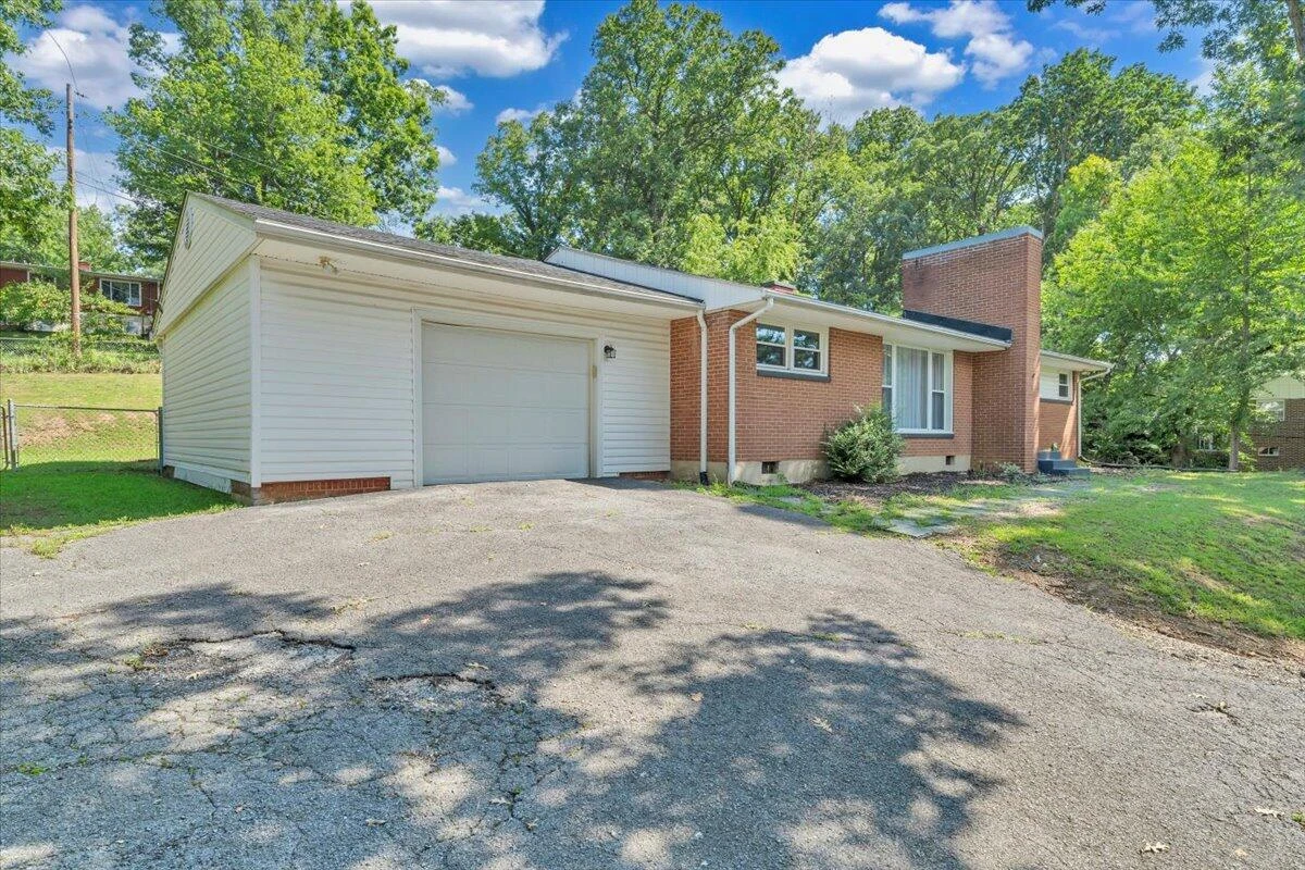 1008 Glenn Ridge RD - Photo 2